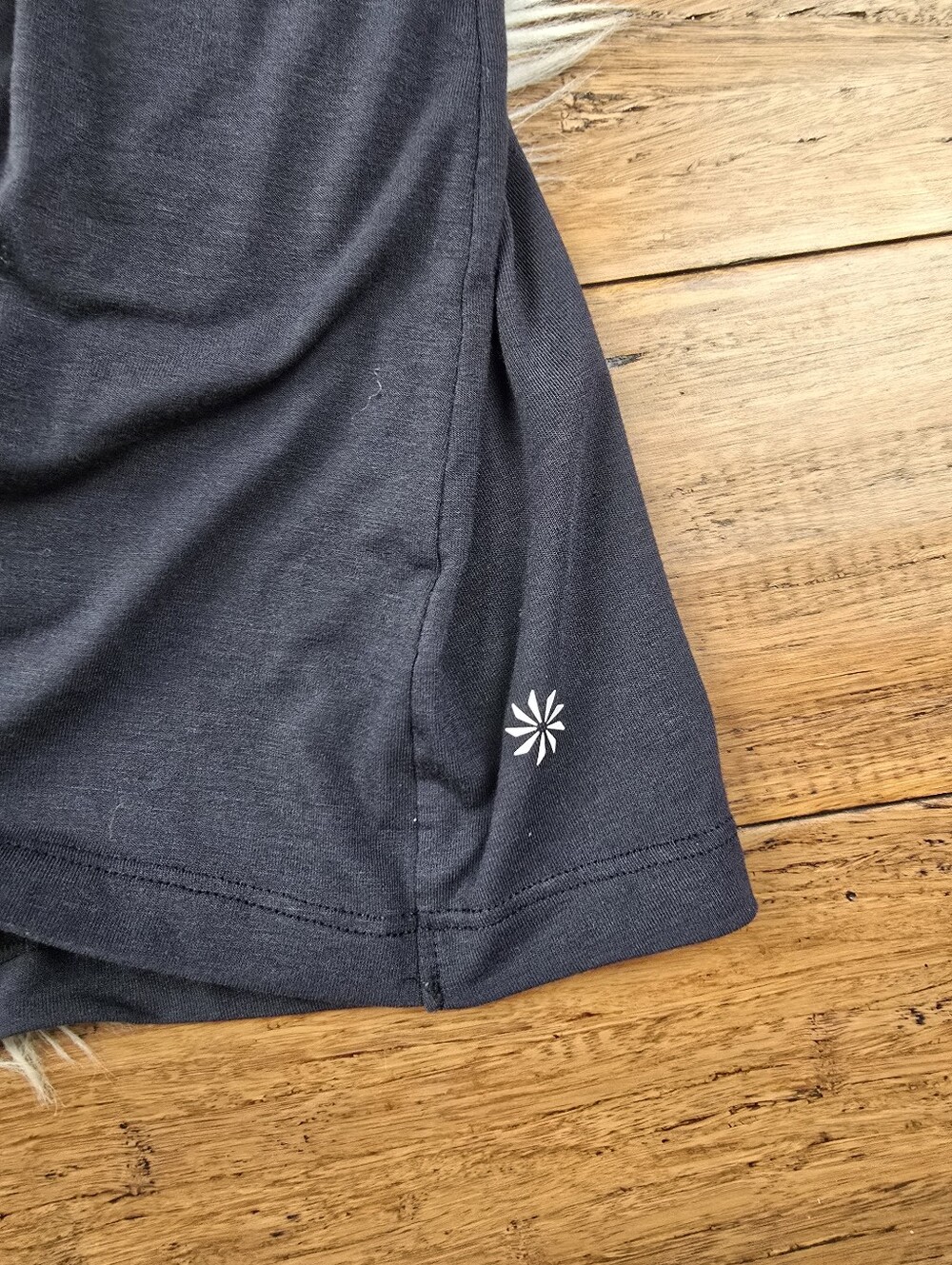 Athleta Crossover Ruched Top XL - Picture 8 of 9